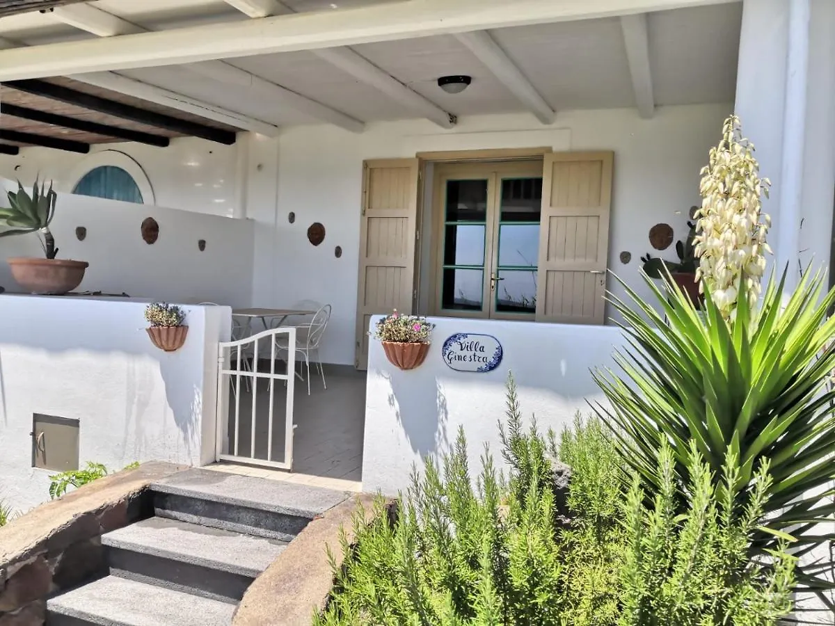 Villa Ginestra sulla spiaggia di Stromboli Casa vacanze