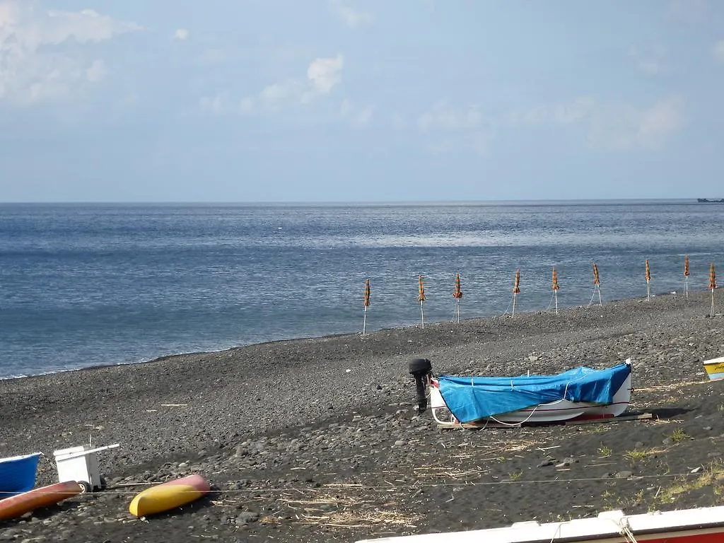 Villa Ginestra Sulla Spiaggia Di Stromboli
