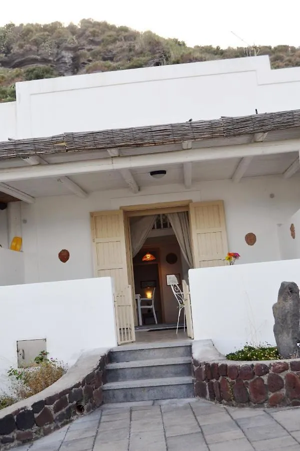 Holiday home Villa Ginestra Sulla Spiaggia Di Stromboli Italy