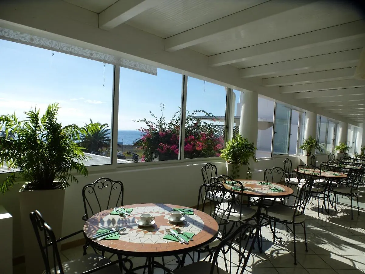 Villa Ginestra Sulla Spiaggia Di Stromboli Italy
